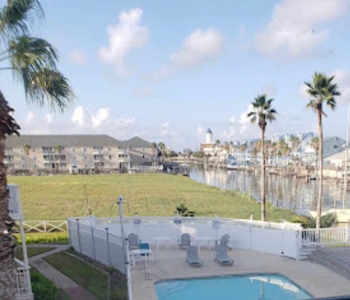 Building Photo - 14300 S Padre Island Dr
