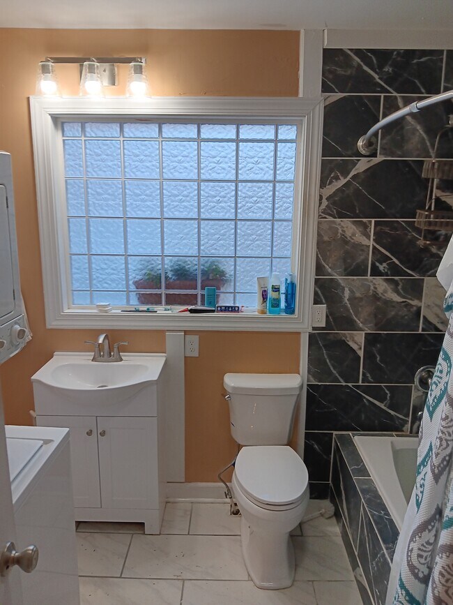 Building Photo - 230 Northwest Ave