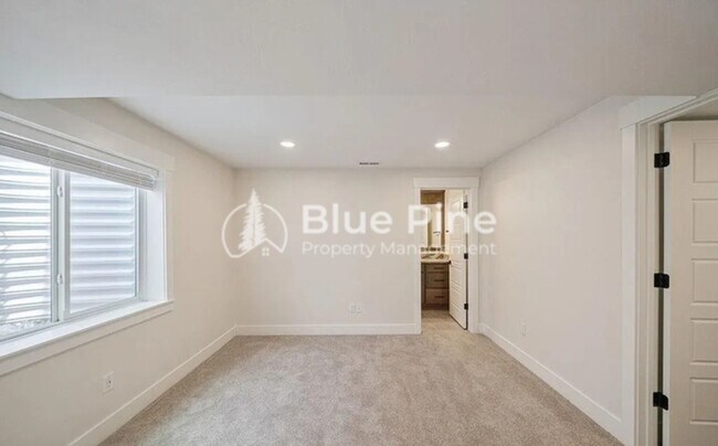 Building Photo - 184 Galena Smt