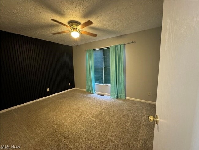 Building Photo - 242 Ravenshollow Dr