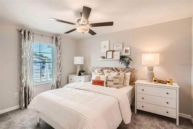 Building Photo - 8347 Crescent Oaks Dr