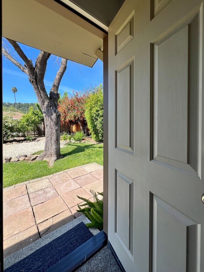 Building Photo - Charming Westwood Cottage in the Heart of Napa