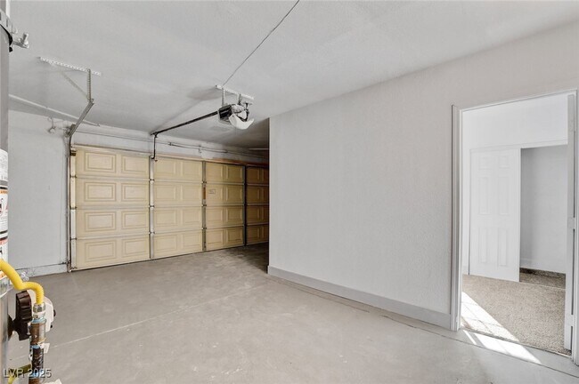 Building Photo - 4012 N Mira Ln