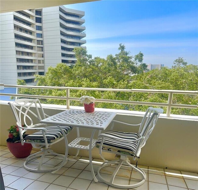 Building Photo - 5950 Pelican Bay Plaza S
