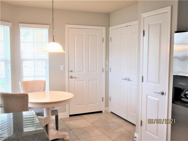 Building Photo - 106 Coyote Trail