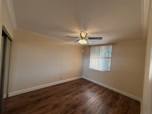 Building Photo - 2660 Carambola Cir N