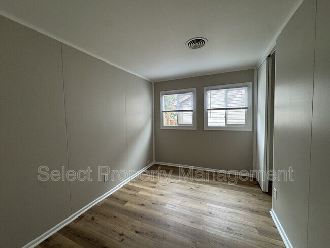 Building Photo - 1909 Jessie Ave