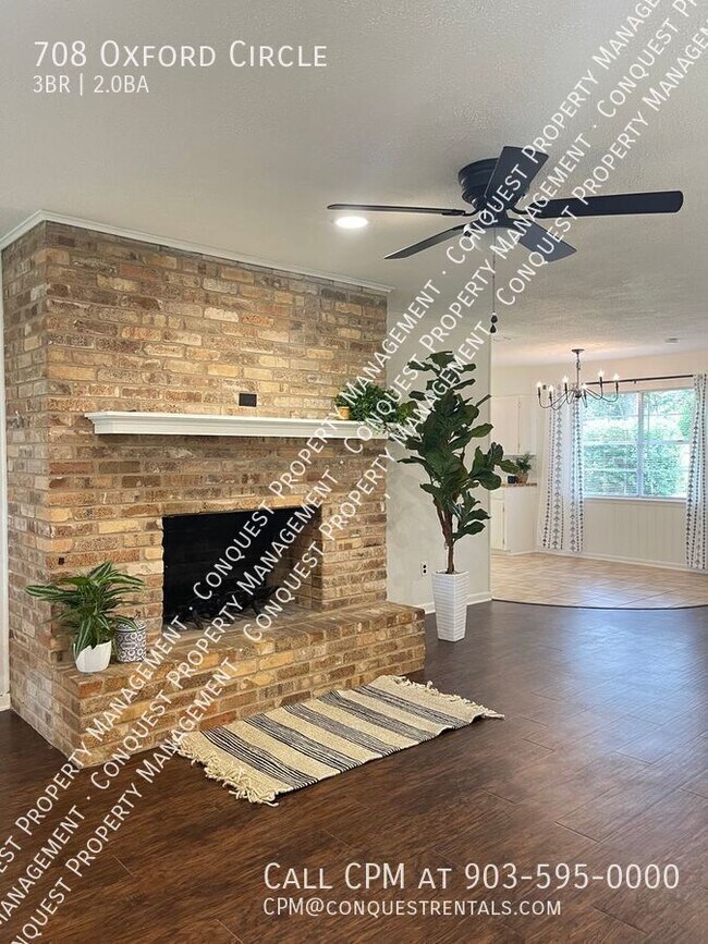 Building Photo - 708 Oxford Cir