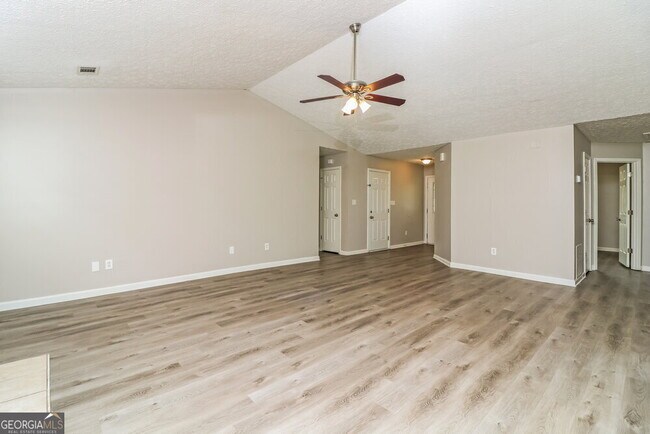 Building Photo - 3103 Waterford Ct