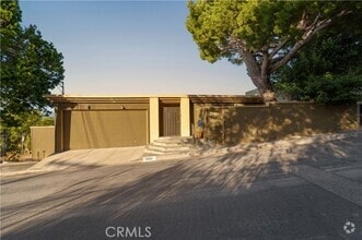 Building Photo - 3230 Wrightwood Dr