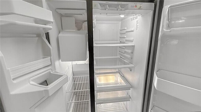 Building Photo - 475 Mount Vernon Hwy NE