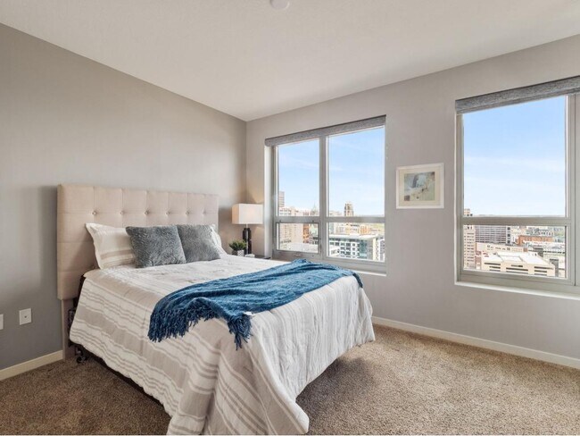 Building Photo - 929 Portland Ave