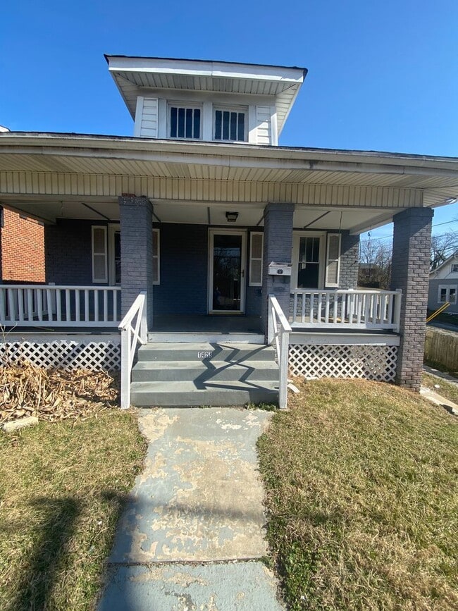 Primary Photo - 1423 Burrell St NW