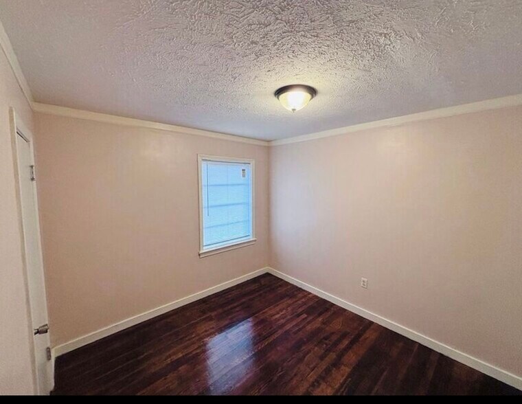 Building Photo - 5082 Lurline Dr