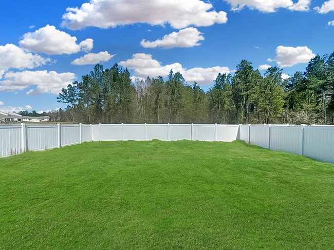 Building Photo - 4 bedroom, 2.5 bathroom 2-story home at Th...