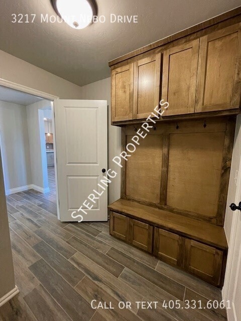 Building Photo - 3217 Mt Nebo Dr