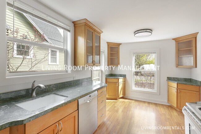 Building Photo - 4451 SE 29th Ave