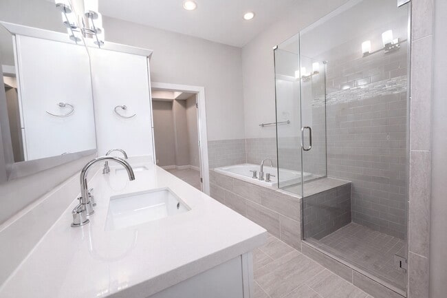 Building Photo - 10806 Warwana Rd