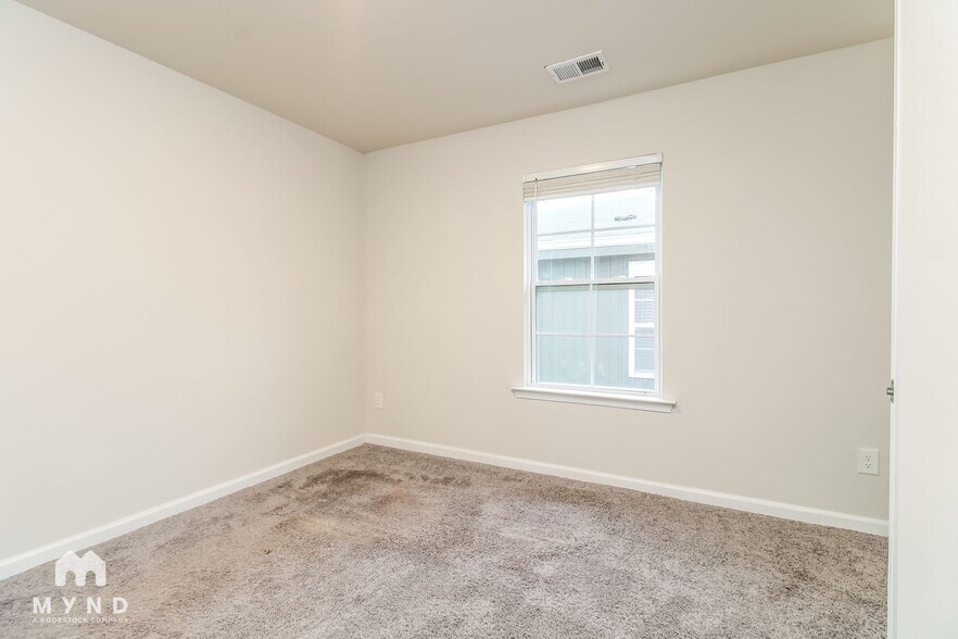 Building Photo - 308 High Grv Wy