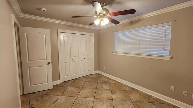 Building Photo - 2213 Stall Dr