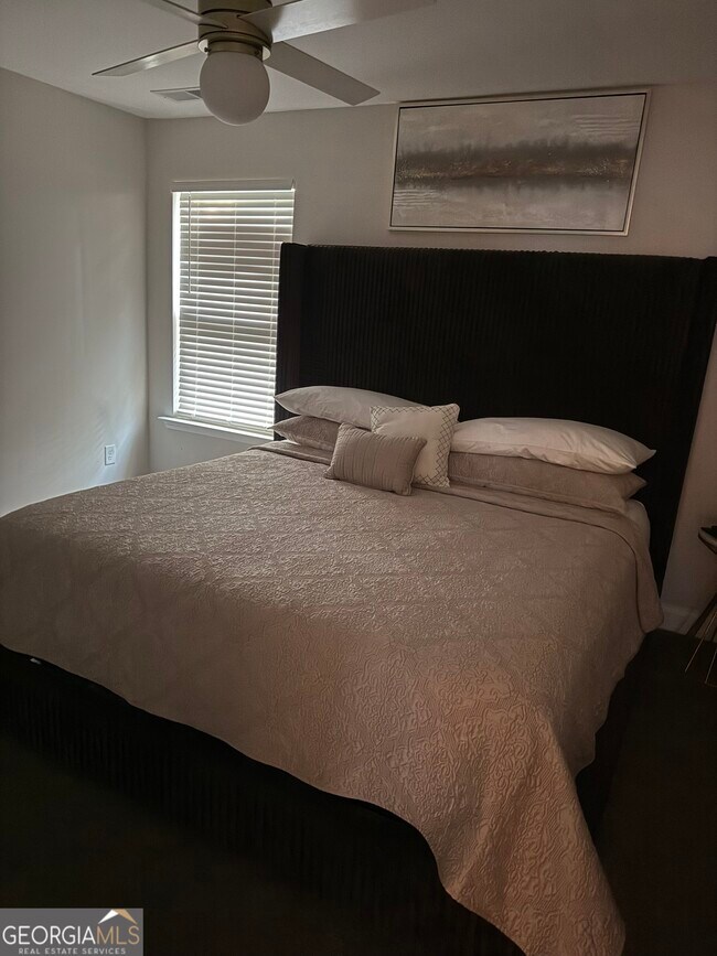 Building Photo - 232 Sophie Cir