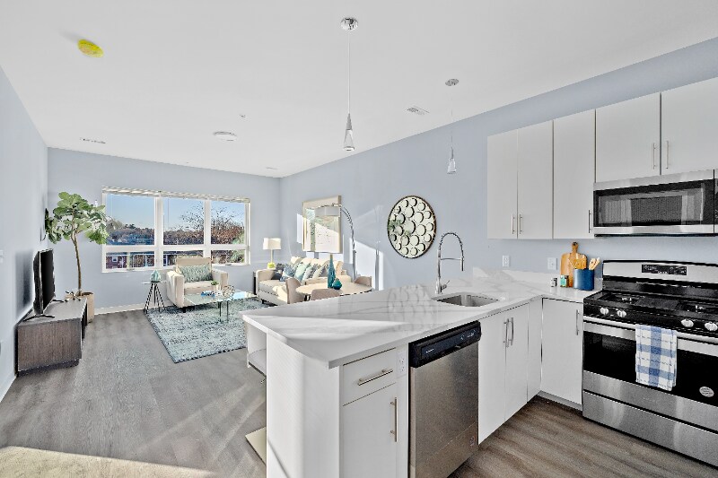 Building Photo - 1055 Main St