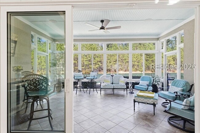 Building Photo - 165 Topside E