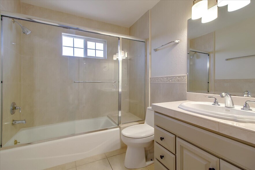 Building Photo - 6738 Tannahill Dr