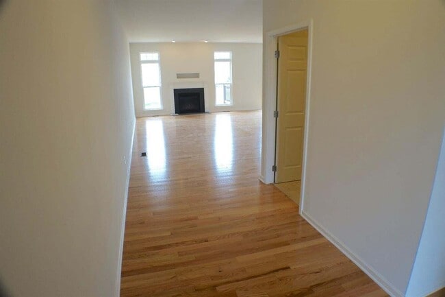 Building Photo - 5601 Gallery Park Dr