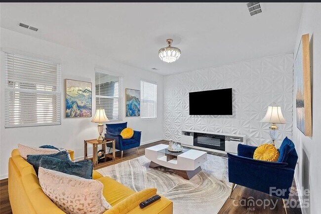 Building Photo - Stunning 4BR House + Office, in Charlotte