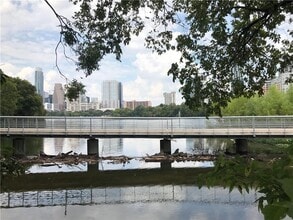 Building Photo - 500 E Riverside Dr