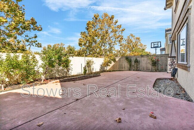 Building Photo - 1162 Waverly Cir