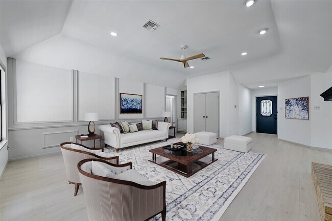 Building Photo - 6010 Salton Dr