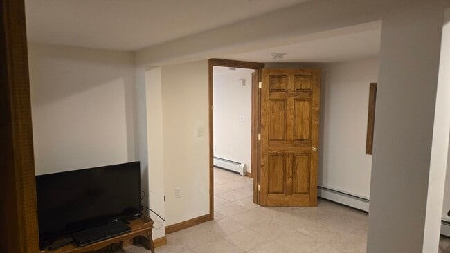 Building Photo - 113 Oak Ridge Dr