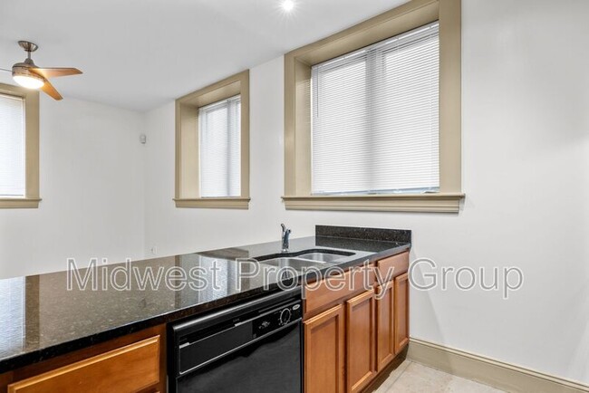 Building Photo - 4244 Chouteau Ave