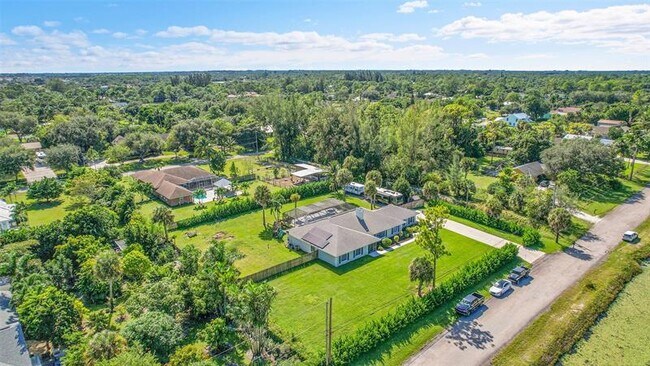 Building Photo - 8606 Arrowhead Dr