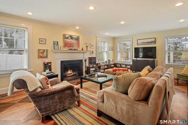 Building Photo - 13 Birch St