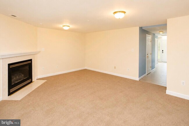 Building Photo - 2218 Mears Ln
