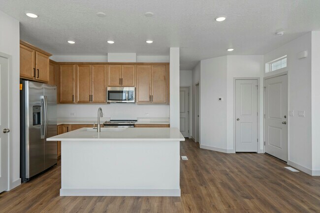 Building Photo - 4973 N Willowbank Dr