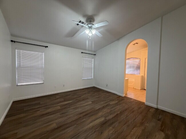Building Photo - SINGLE-STORY HOME | GATED COMMUNITY | FLEXIBLE FURNISHING OPTIONS I 4 Bedroom Home with Private B...