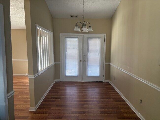 Building Photo - 536 Auburndale Ln