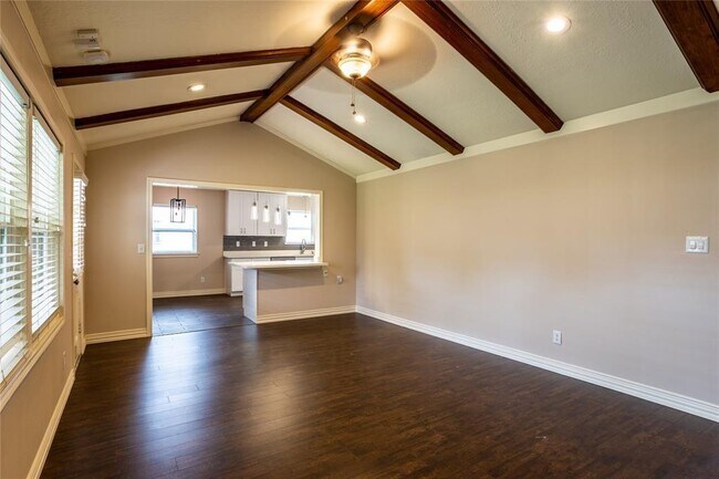 Building Photo - 2114 Walnut Bend Ln