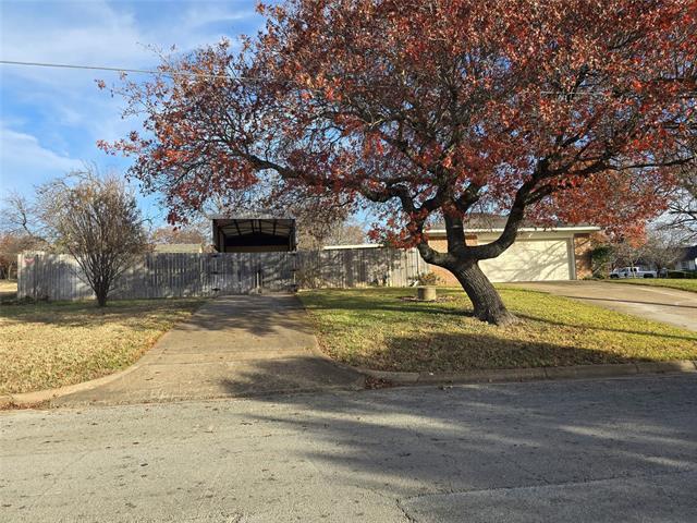 Building Photo - 301 E 6th St