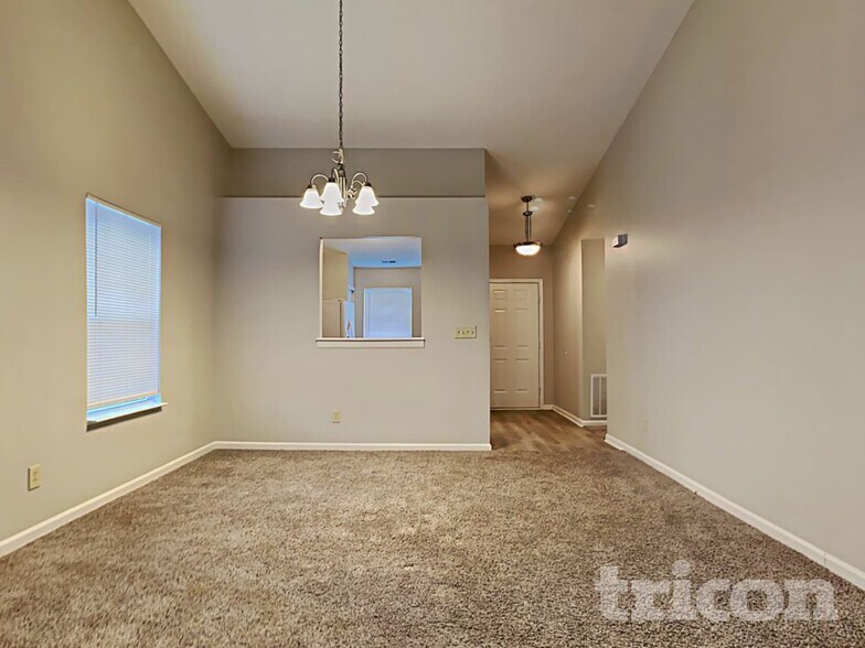 Building Photo - 1420 Pencross Ln