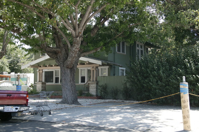 Building Photo - Wayside Trailer Park