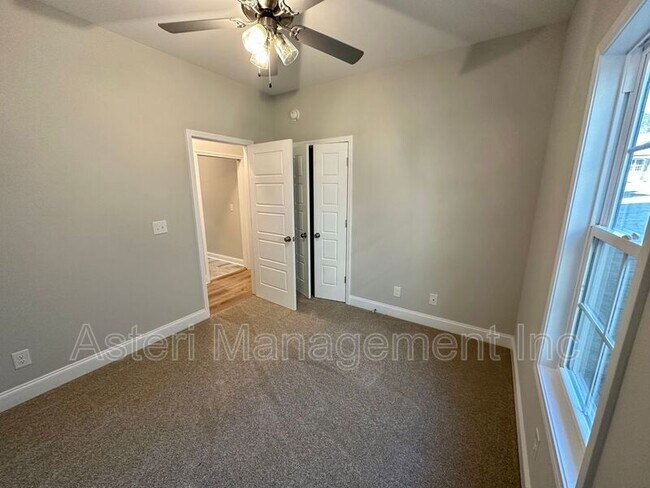 Building Photo - 107 Lasso Drive