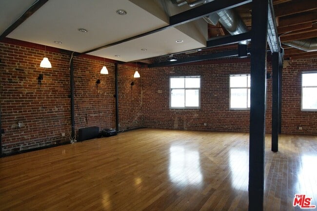 Building Photo - 500 Molino St