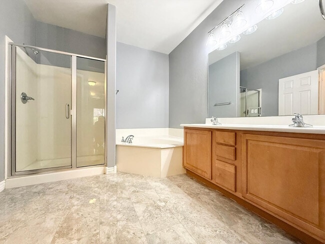 Building Photo - 5450 E Deer Valley Dr