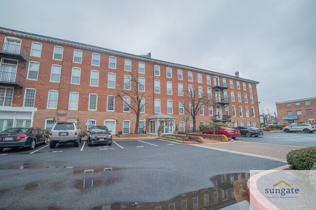 Building Photo - 2639 Boston St