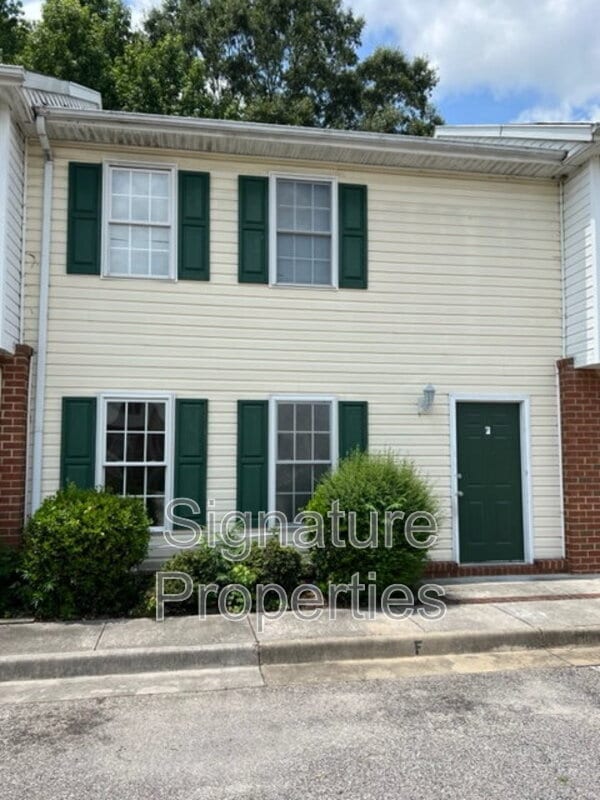 Building Photo - 555 Fairfax Ave